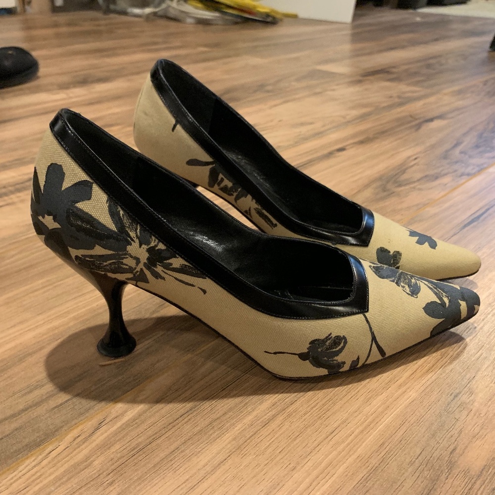 Paloma Heels Italian Leather Point Toe Pumps 8.5M